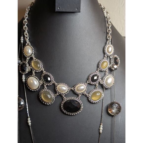 Lot of Three Layered Coordinating Pearl Crystal Bead Chain Necklaces - Picture 4 of 11